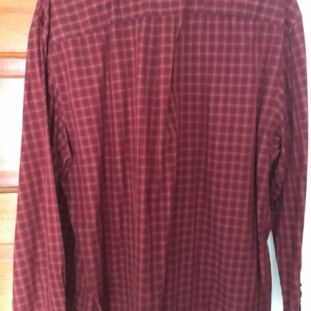 Button down - Picture 2 of 3